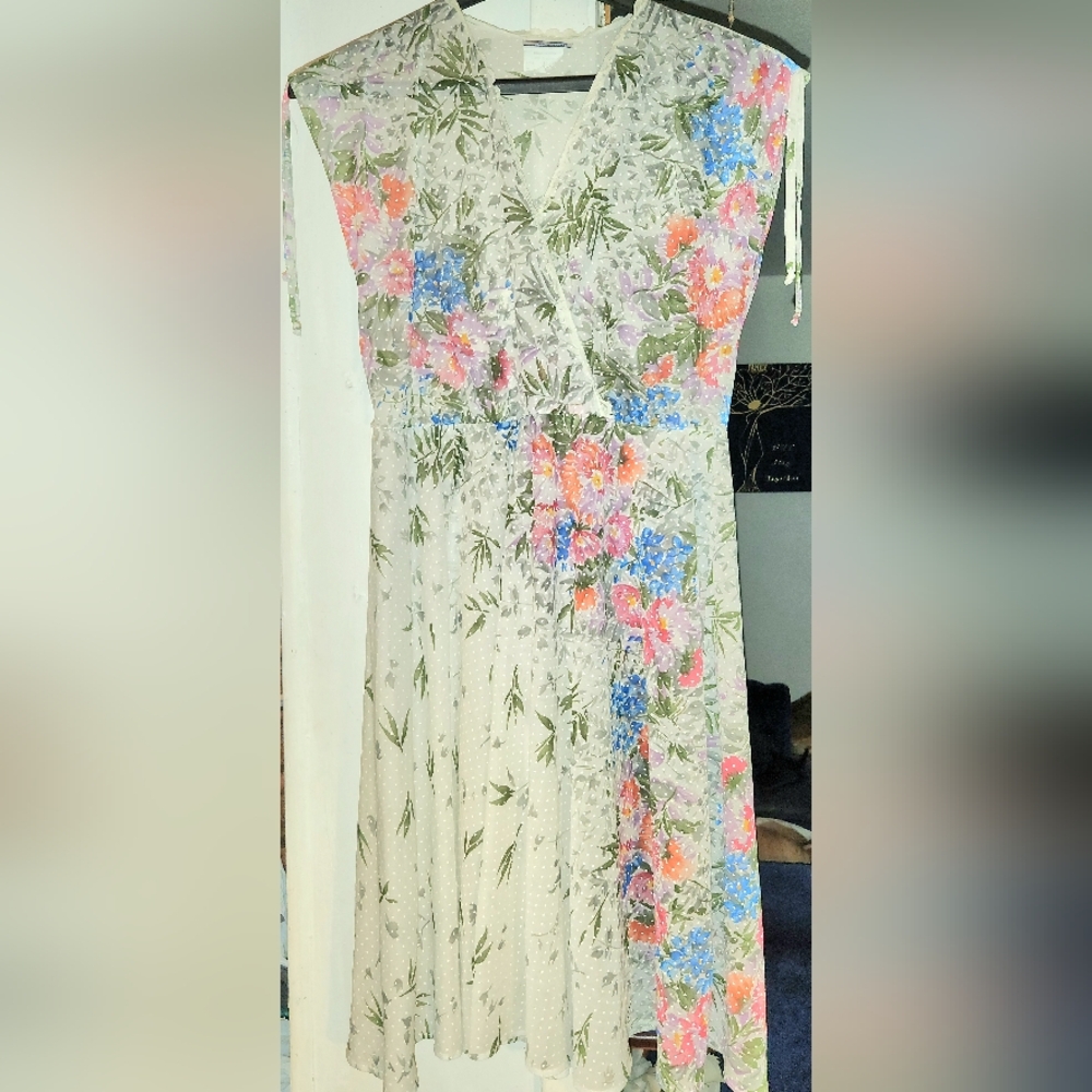 VINTAGE 1970s
FLOWER BLOUSON
DRESS sundress
bohemian sheer white
cottagecore